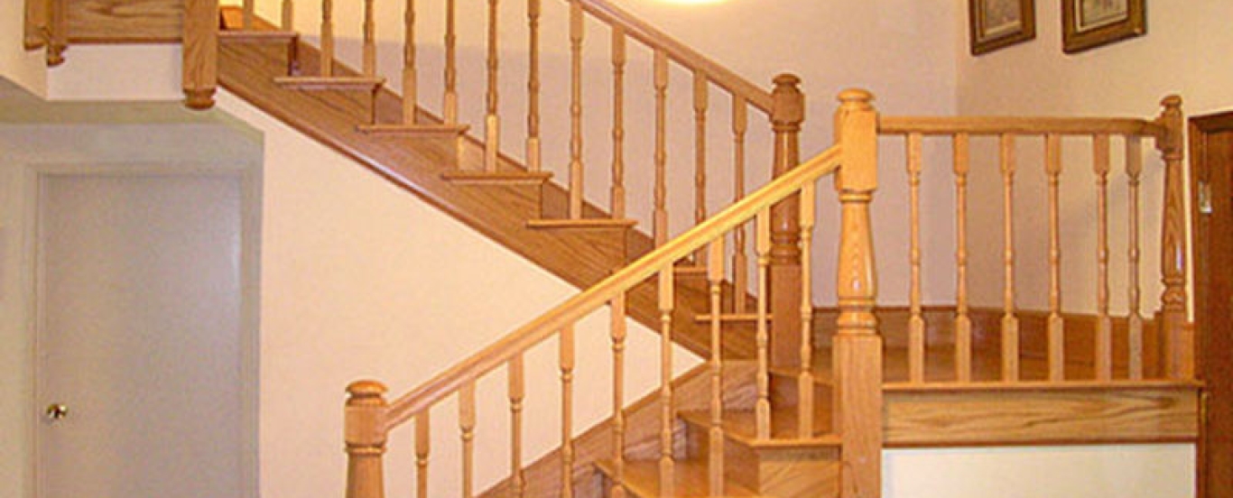 Cầu thang gỗ phong cách hiện đại
